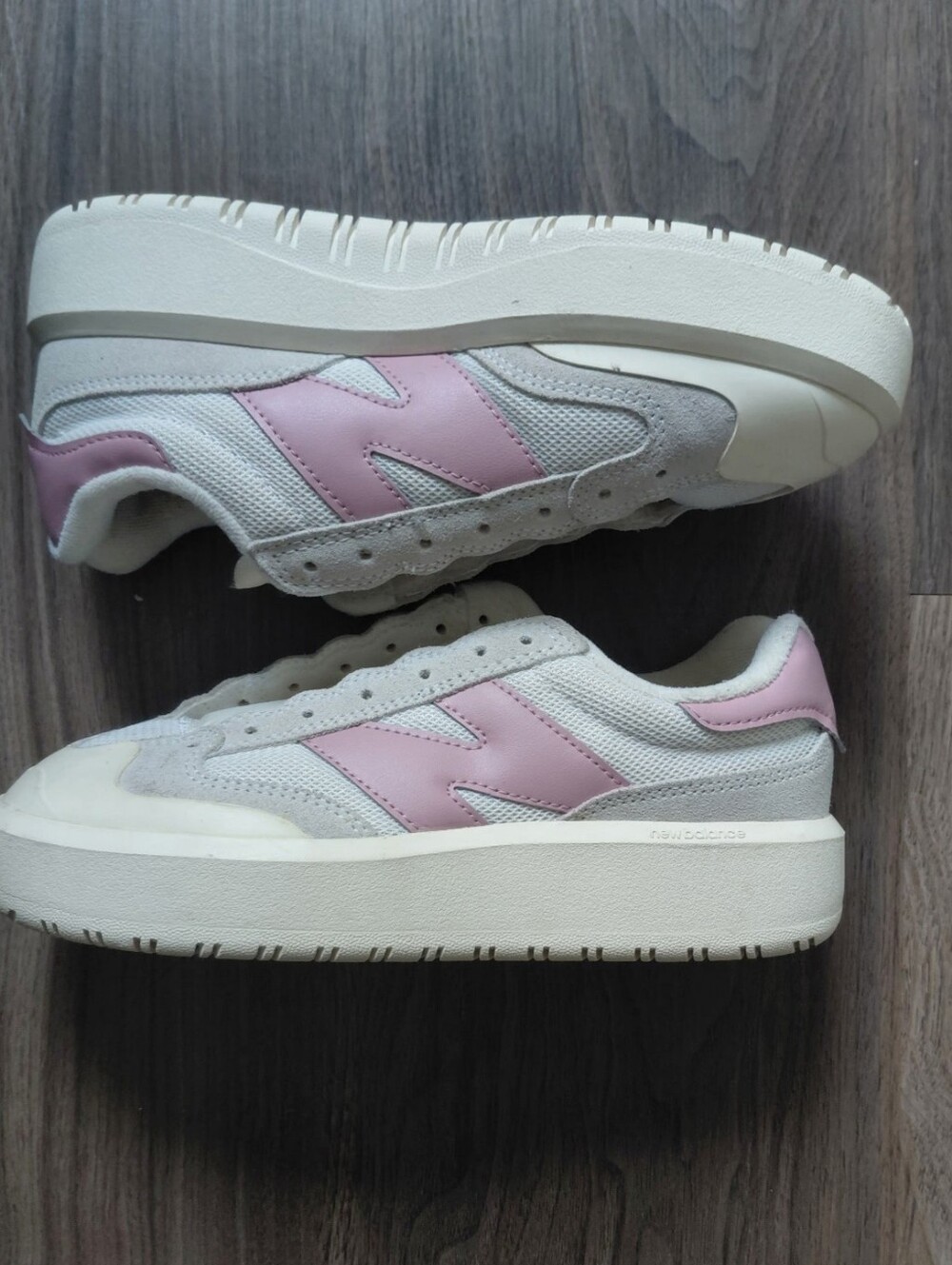 New Balance Women's White and Pink Sneakers - Picture 10 of 10